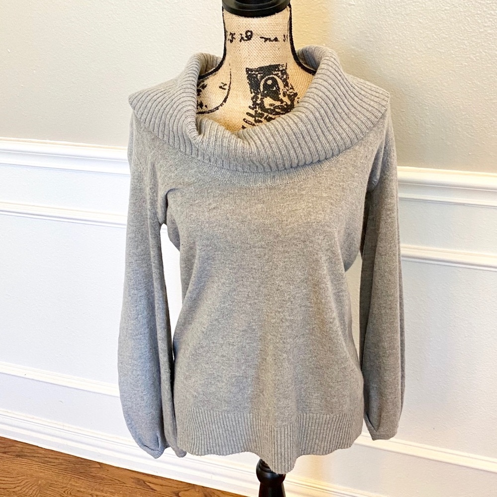 ~Ann Taylor~ gray long sleeve cowl neck sweater